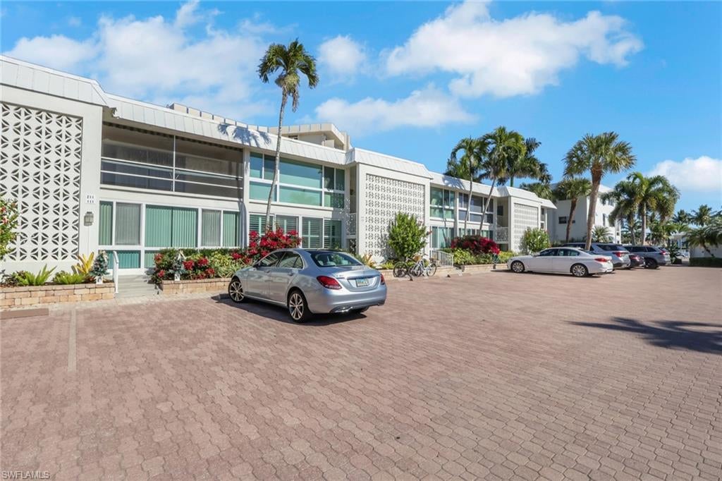 2100 Gulf Shore Blvd #113, Naples, FL 34102 photo