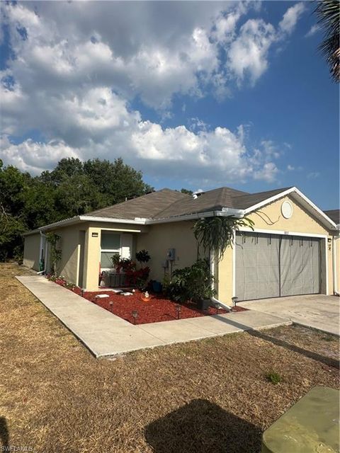 Single Family Residence in LEHIGH ACRES FL 9153 Aegean CIR.jpg