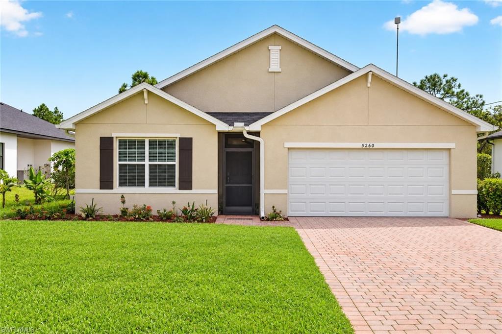 5260 44 St, Naples, FL 34120