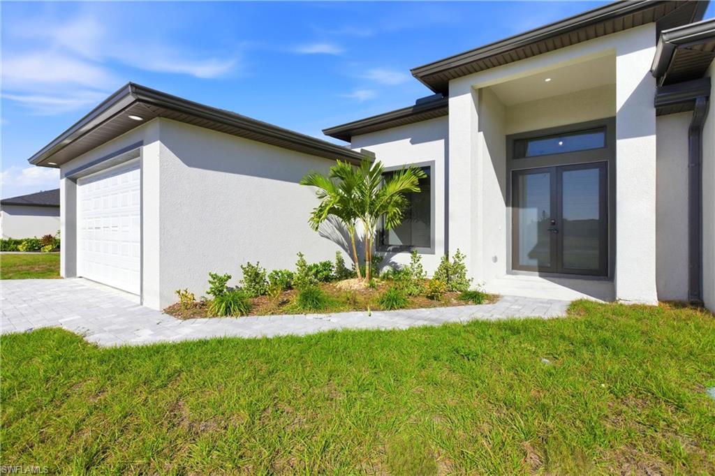 131 Kismet Pkwy, Cape Coral, FL 33909