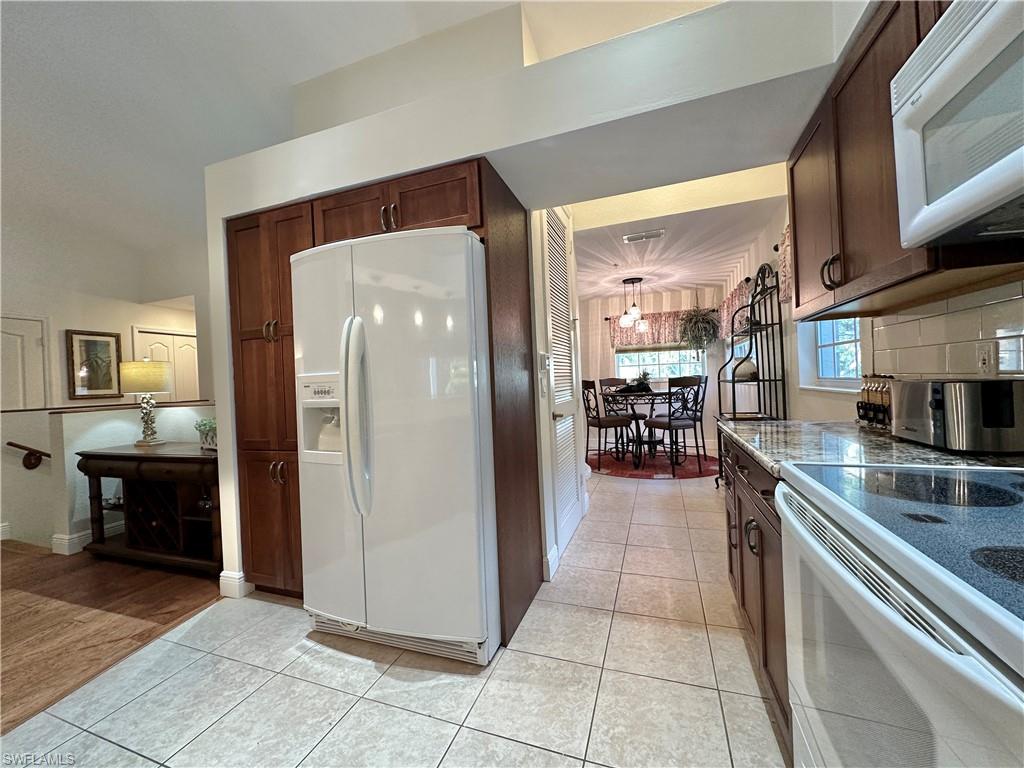 354 Dover Pl #202, Naples, FL 34104 photo