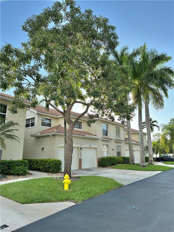 354 Dover Pl, Naples, FL 34104