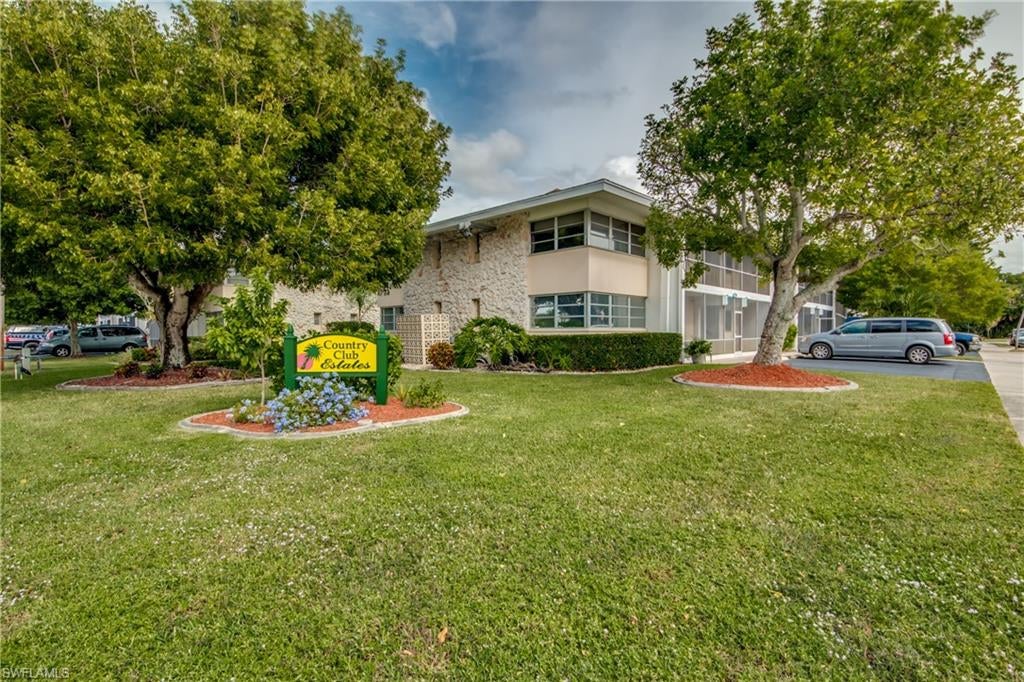 4202 4 Pl, Cape Coral, FL 33904