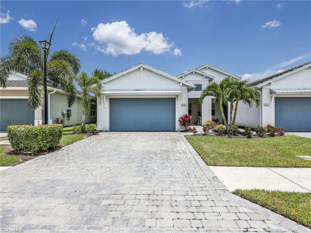 9040 Saint Lucia Dr, Naples, FL 34114 photo