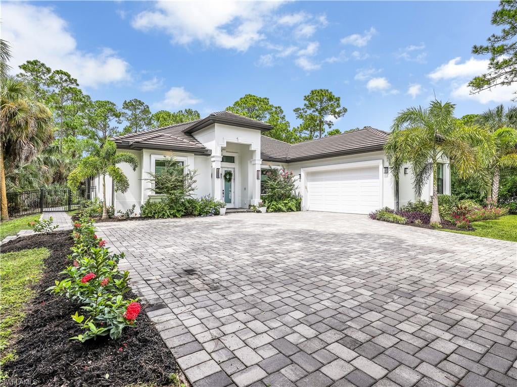 855 1 St, Naples, FL 34120 photo