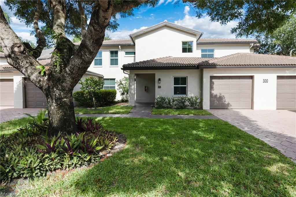 300 Diamond Cir, Naples, FL 34110