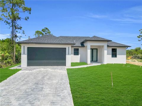 Single Family Residence in LEHIGH ACRES FL 331 Naples AVE.jpg