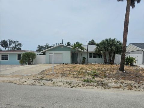 Single Family Residence in FORT MYERS BEACH FL 193 Hibiscus DR.jpg