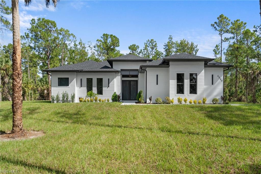 4009 8 Ave, Naples, FL 34120