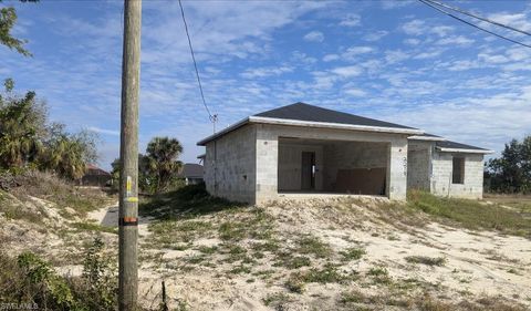 Single Family Residence in CAPE CORAL FL 2219 NE 21st PL.jpg