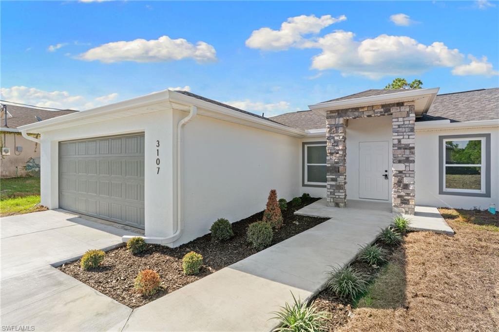 519 Hawthorne Ave, Lehigh Acres, FL 33974
