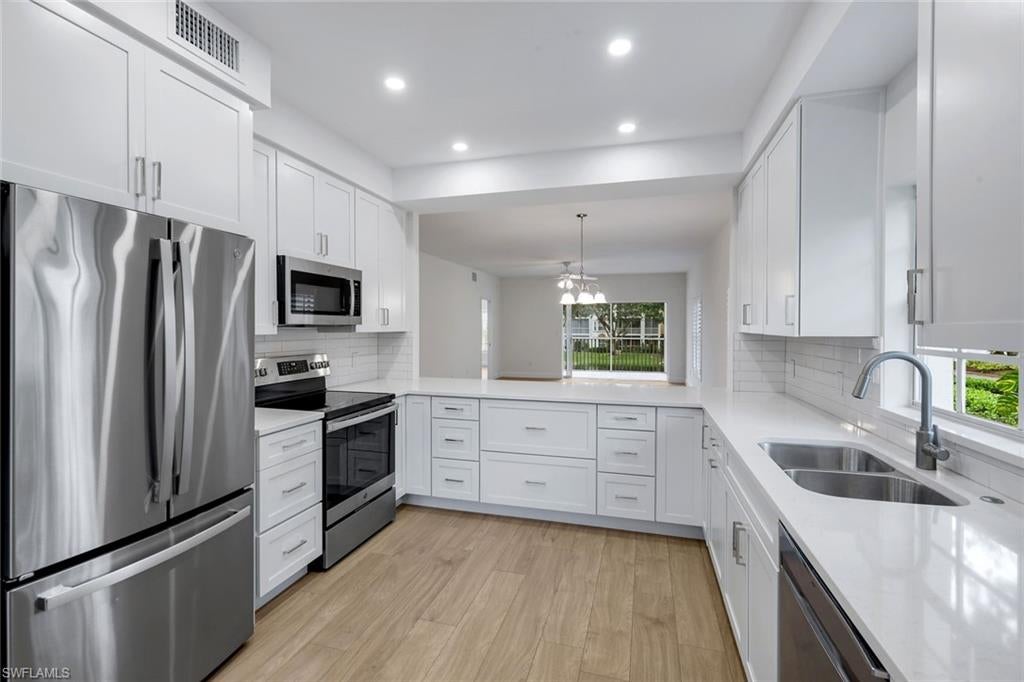 6030 Chardonnay Ln, Naples, FL 34119