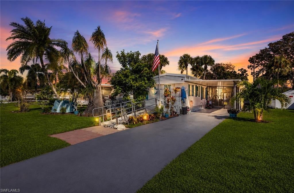 20 Derhenson Dr, Naples, FL 34114