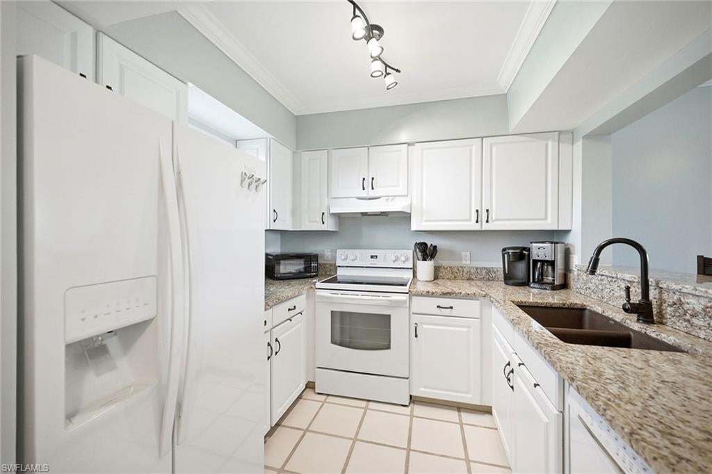 803 River Point Dr #306 B, Naples, FL 34102 photo