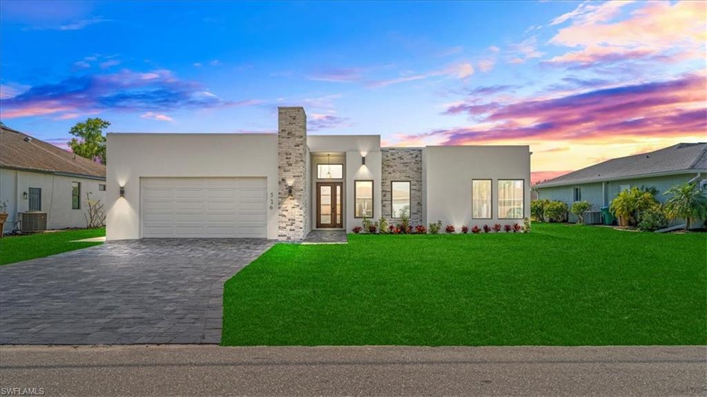 526 4 St, Cape Coral, FL 33990