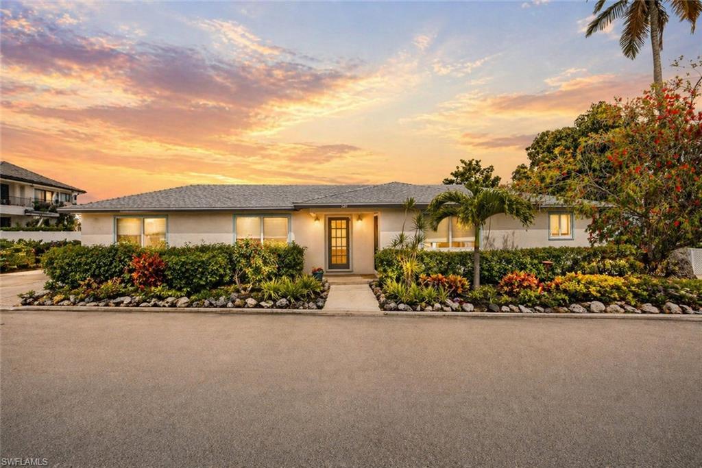 549 94 Ave, Naples, FL 34108 photo