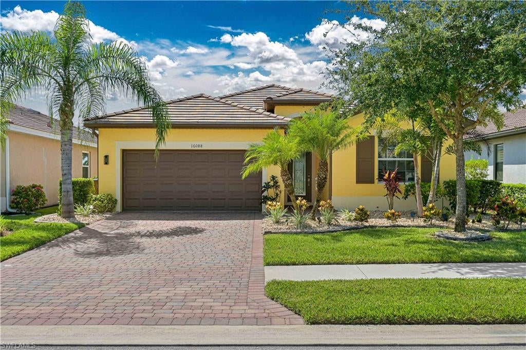 16088 Palmetto Prairie Dr, Alva, FL 33920