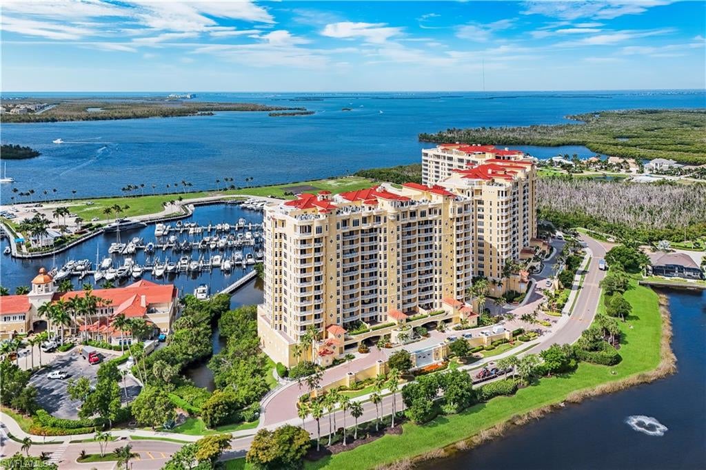 6021 Silver King Blvd, Cape Coral, FL 33914