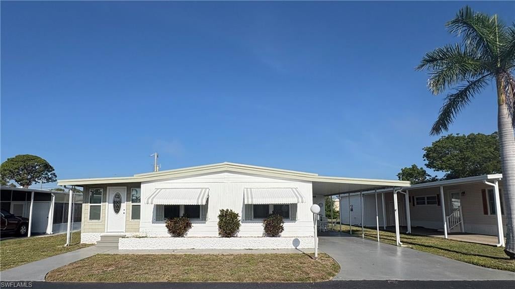748 Park Ave, North Fort Myers, FL 33917 photo