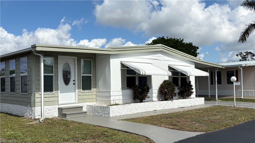 748 Park Ave, North Fort Myers, FL 33917 photo