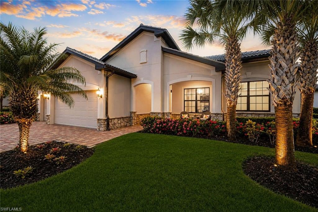 9577 Everglades Dr, Naples, FL 34120 photo