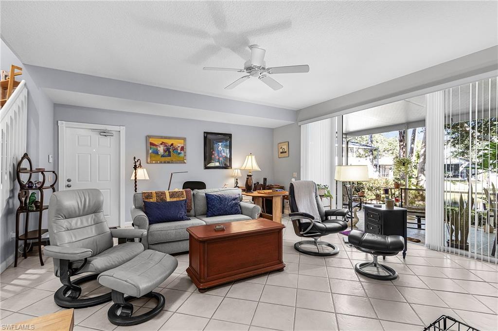 5733 Cove Cir, Naples, FL 34119 photo