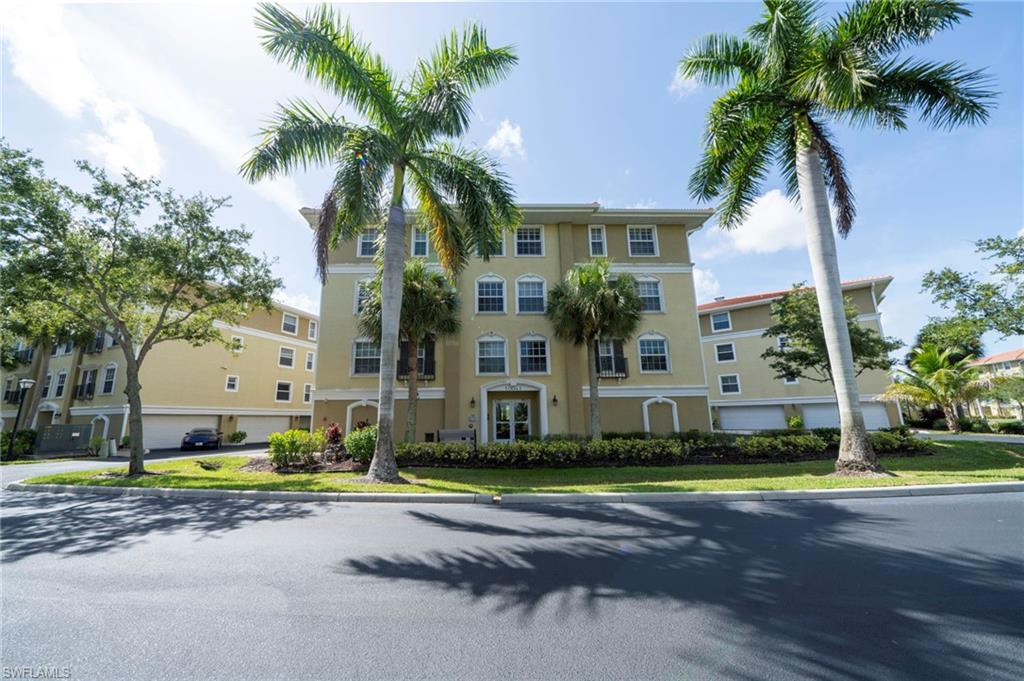 10041 Lake Cove Dr, Fort Myers, FL 33908