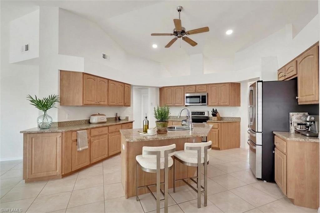 2562 SW 27 Pl, Cape Coral, FL 33914 photo