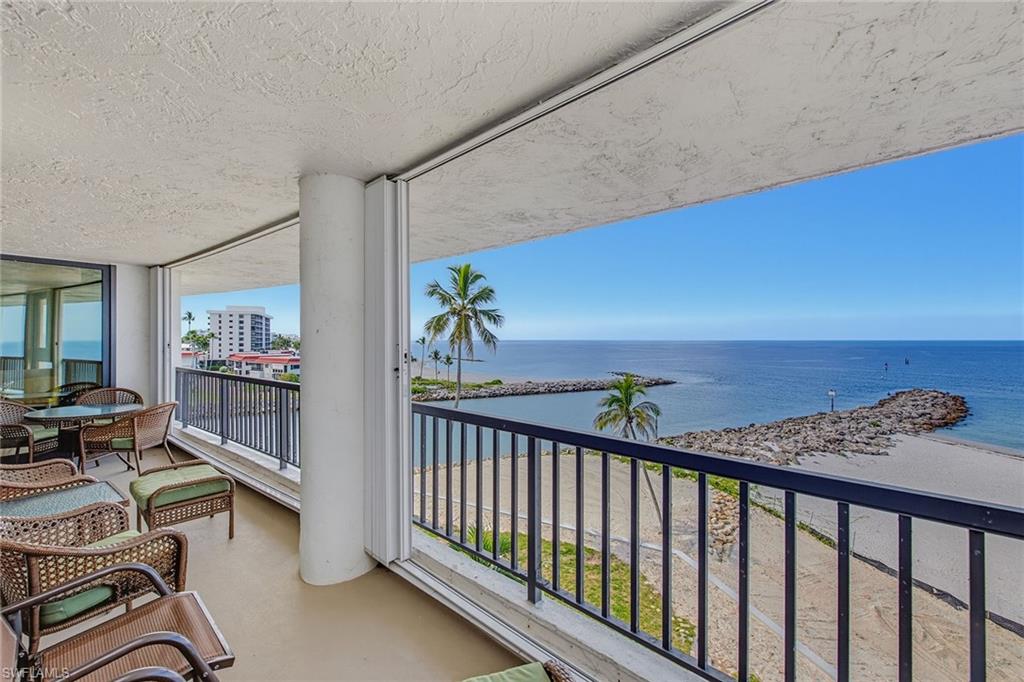 2348 Gulf Shore Blvd, Naples, FL 34103