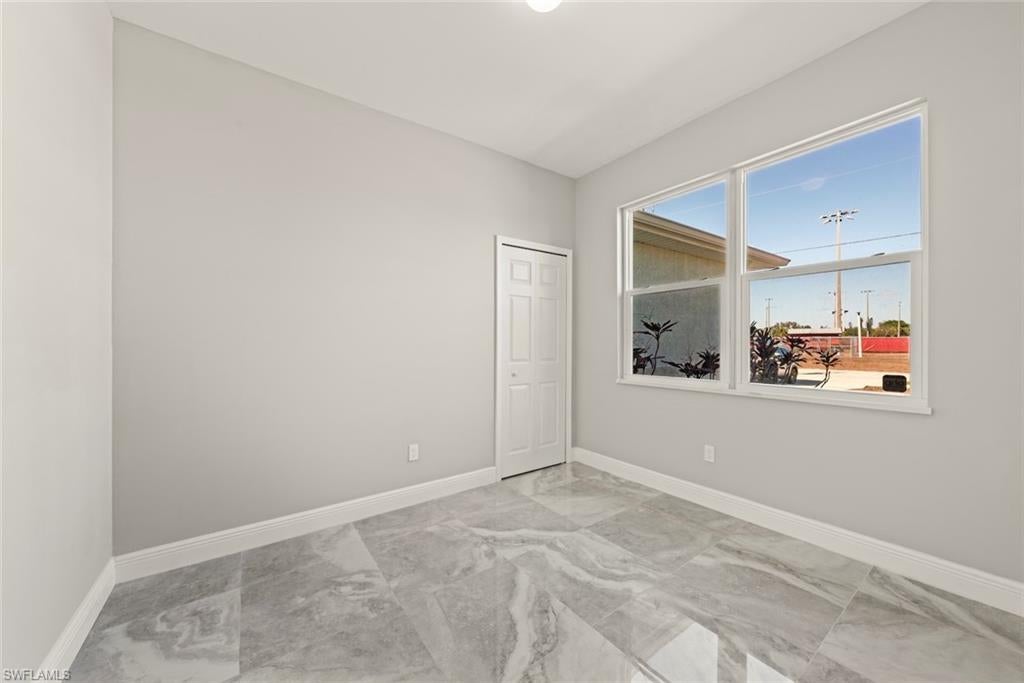 897 Iris Dr, North Fort Myers, FL 33903 photo