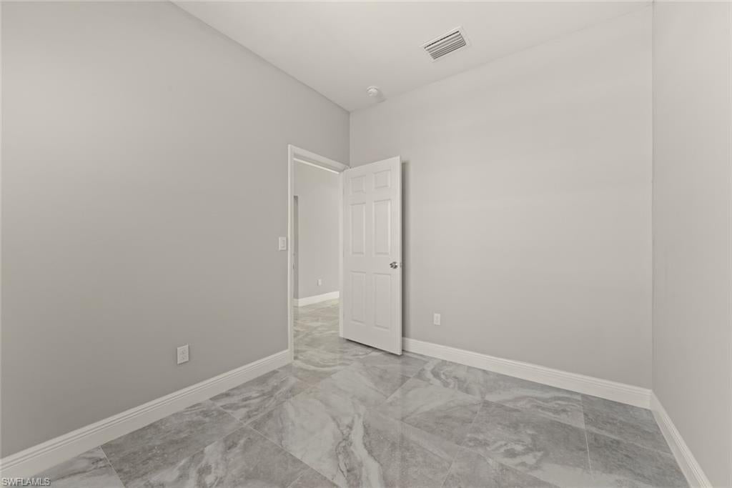 897 Iris Dr, North Fort Myers, FL 33903 photo