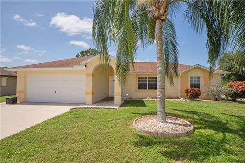 Single Family Residence in LEHIGH ACRES FL 2519 6th ST.jpg