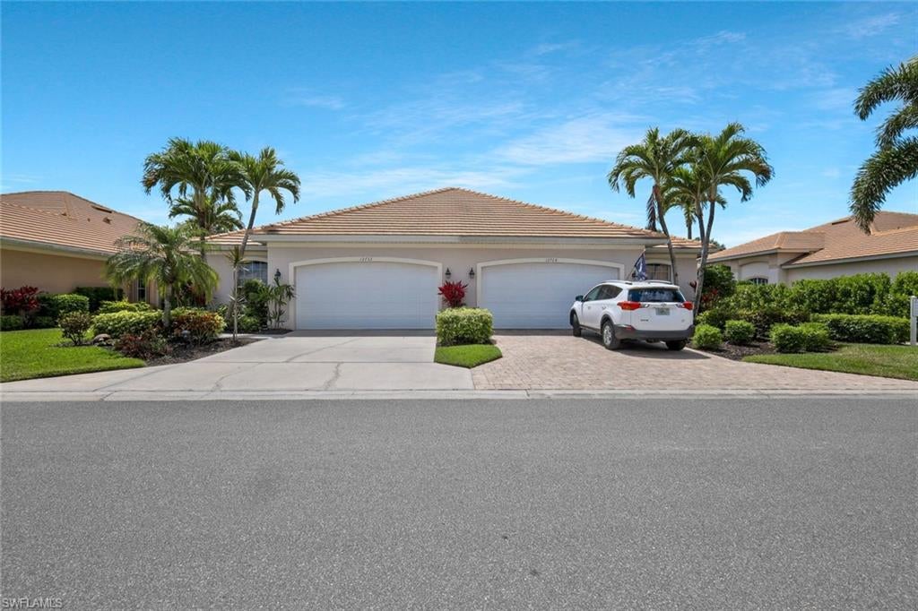 12732 Fox Ridge Dr, Bonita Springs, FL 34135 photo