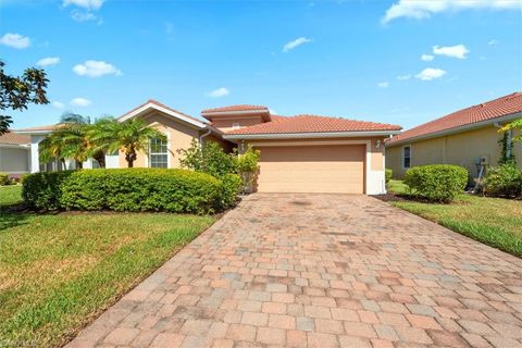 Single Family Residence in NORTH FORT MYERS FL 3305 Magnolia Landing LN.jpg