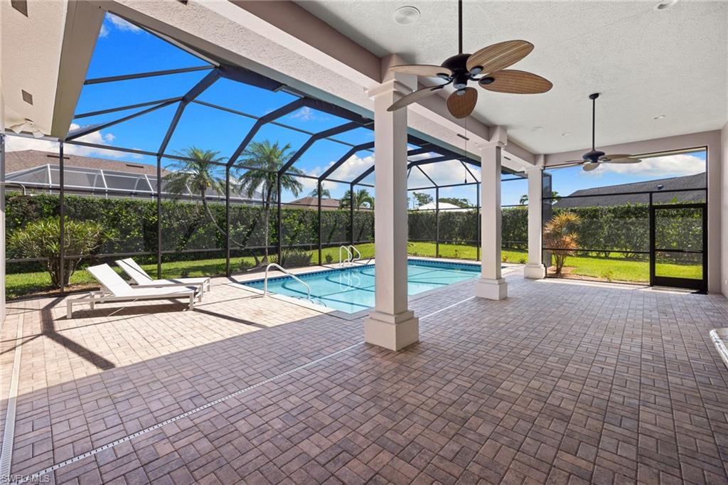 2035 Castle Garden Ln, Naples, FL 34110 photo