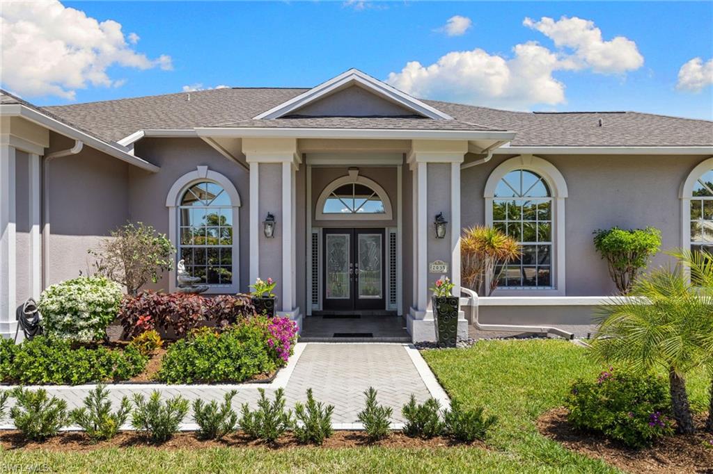 2035 Castle Garden Ln, Naples, FL 34110 photo
