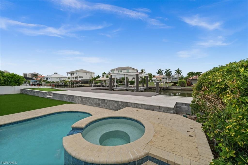 373 Egret Ave, Naples, FL 34108 photo