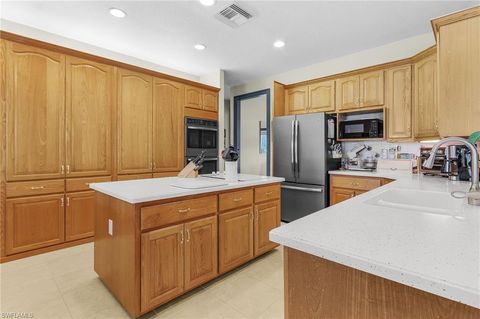 Single Family Residence in ALVA FL 21090 Captain Nelson CT 19.jpg