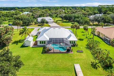 Single Family Residence in ALVA FL 21090 Captain Nelson CT 41.jpg