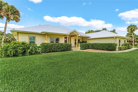 Single Family Residence in ALVA FL 21090 Captain Nelson CT 1.jpg