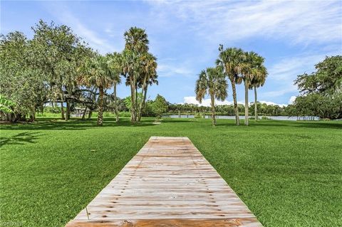 Single Family Residence in ALVA FL 21090 Captain Nelson CT 34.jpg