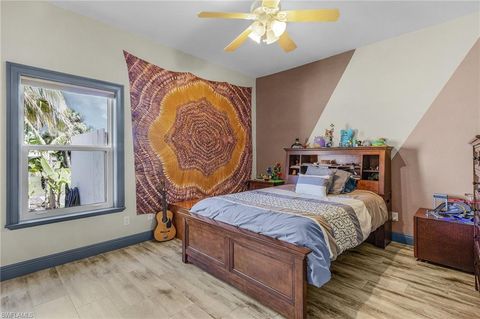 Single Family Residence in ALVA FL 21090 Captain Nelson CT 8.jpg