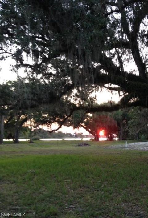 Single Family Residence in ALVA FL 21090 Captain Nelson CT 48.jpg