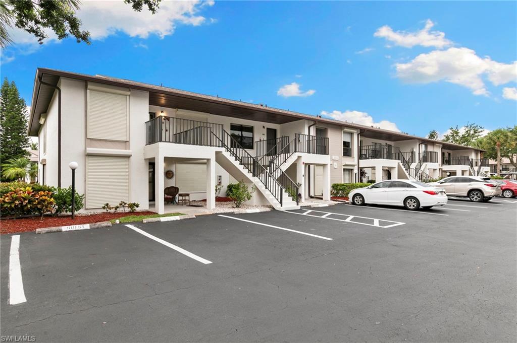 236 Pebble Beach Cir, Naples, FL 34113