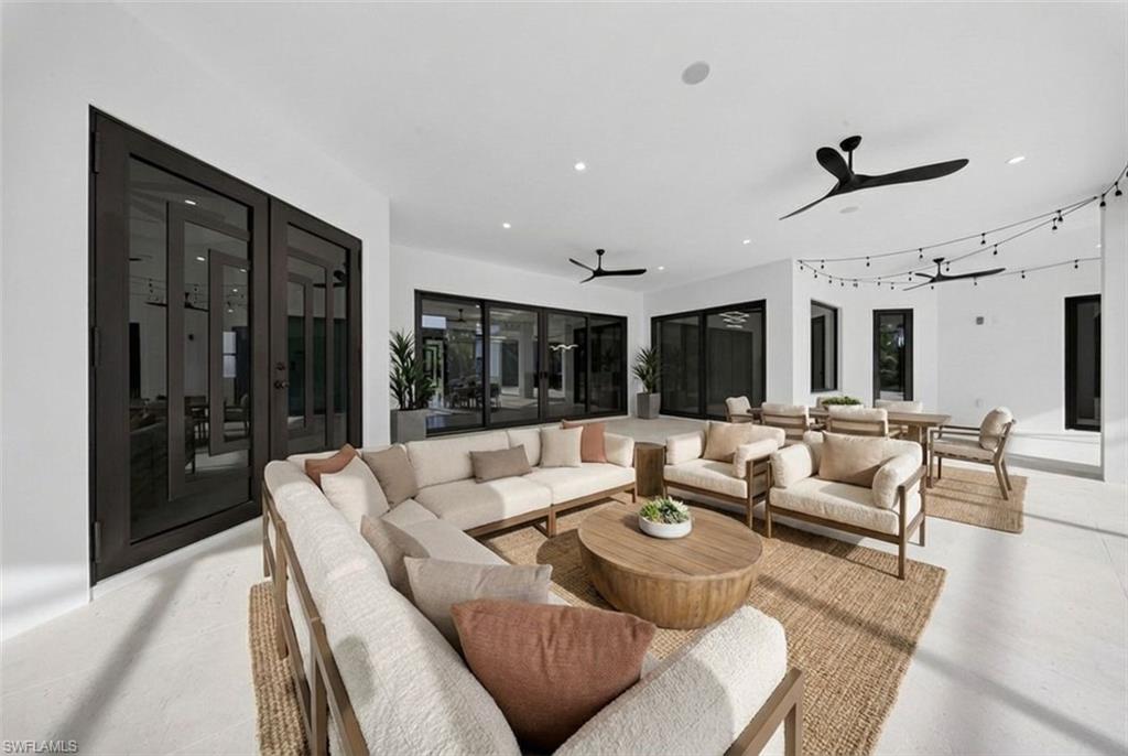 522 17 St, Naples, FL 34117 photo
