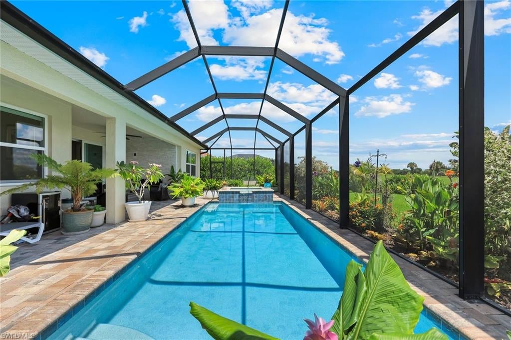 18725 Lake Hammock Dr, Naples, FL 34114
