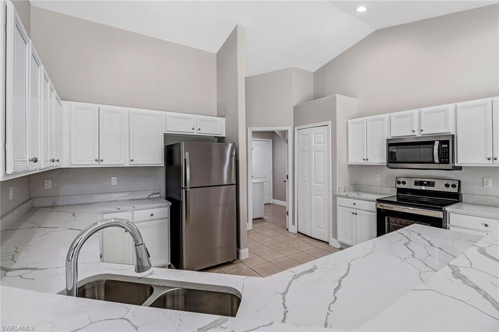 4490 10 St, Naples, FL 34120 photo