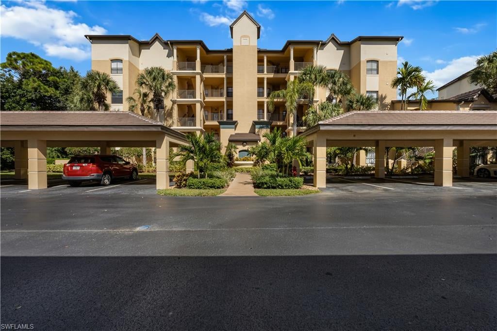 195 Vintage Cir, Naples, FL 34119