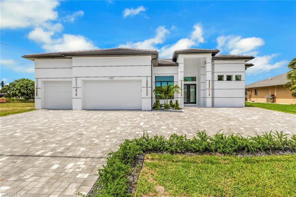 1323 17 St, Cape Coral, FL 33990