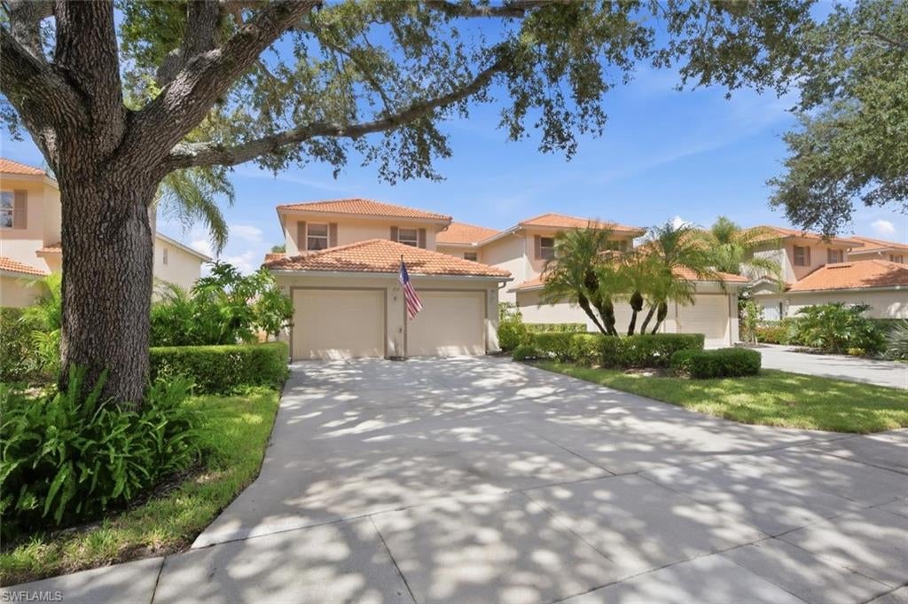 250 Robin Hood Cir #201, Naples, FL 34104 photo